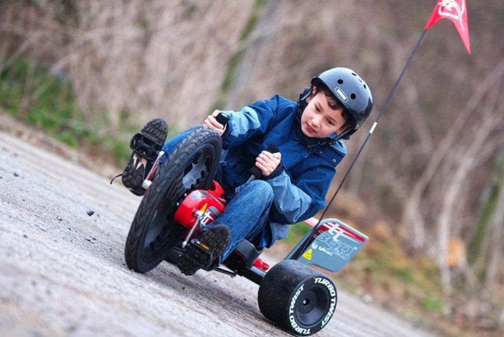 Turbo Twist 360º para niños, emoción sobre el asfalto