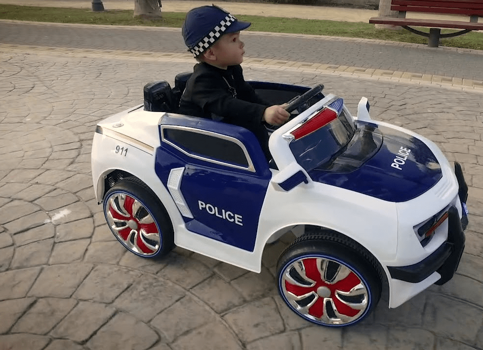 ¿Tu peque sueña con ser policía? ¡Descubre todos los juguetes eléctricos para ser el mejor policía!